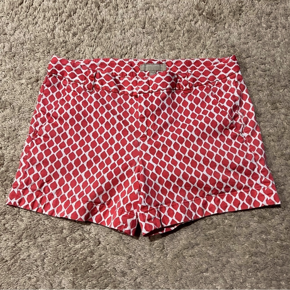 Banana Republic red white diamond geometric patterned shorts with pockets